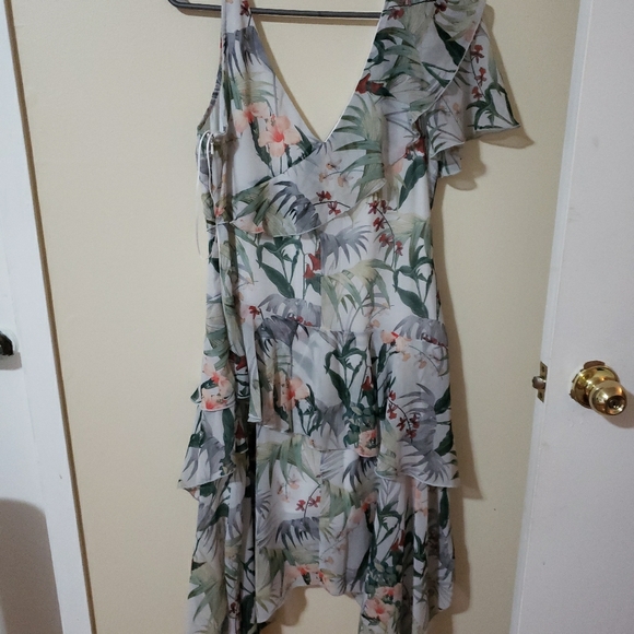 Party dress - Picture 1 of 3